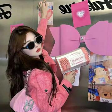 女生墨镜酷飒头像